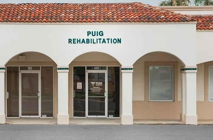 Puig Rehabilitation McAllen Dove Ave clinic front entrance